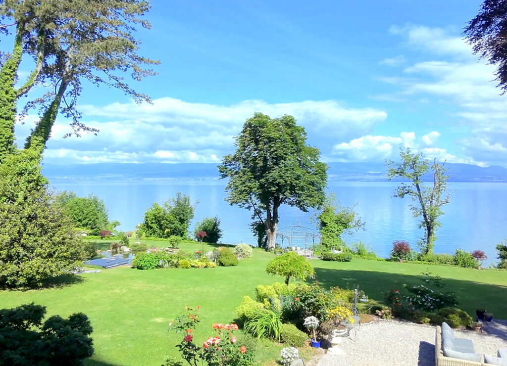 A Garden of Colors - From Terrace to Lake - Domaine Les Cedres du Leman