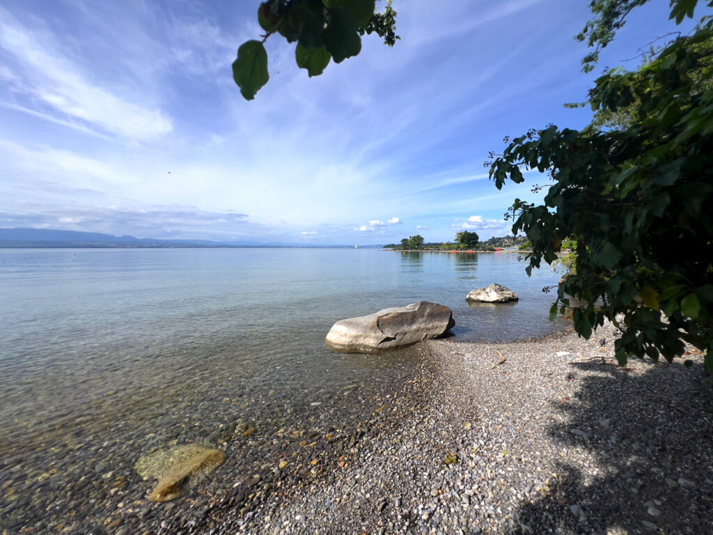 Large Private Beach on Lake Geneva – Domaine Les Cedres du Leman