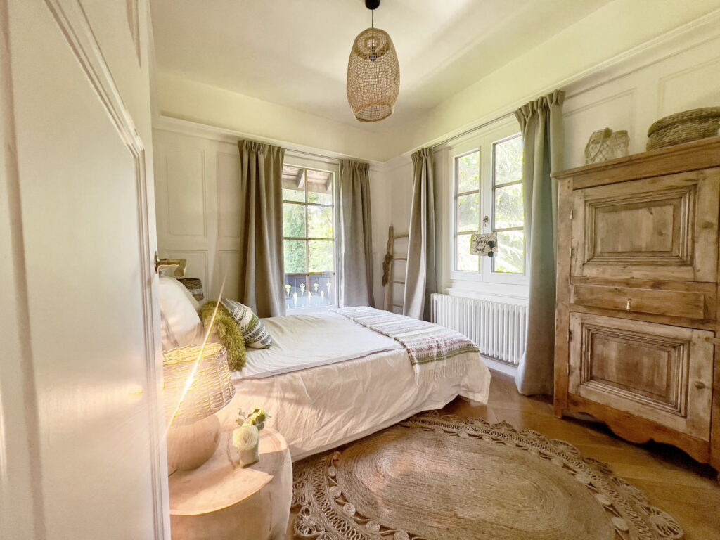 Light Filled Bedroom 3 - Domaine Les Cedres du Leman