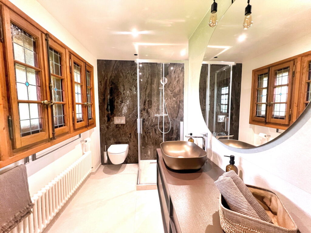Master Bathroom - Domaine Les Cedres du Leman
